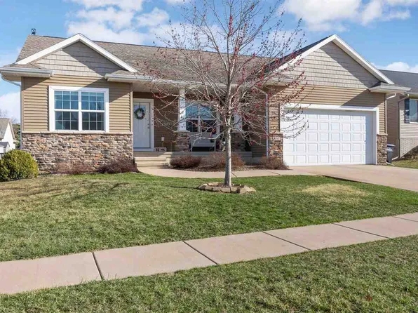 850 Oak Park Cir, Marion, IA 52302
