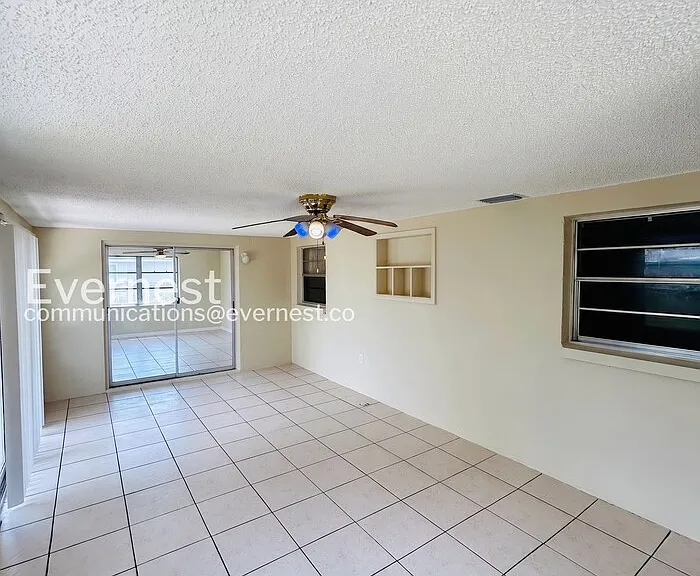 9130 Chatam Ln — Photo 3