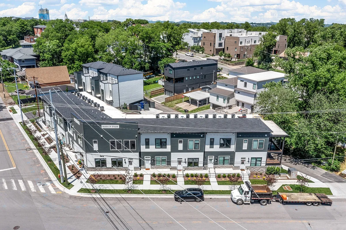 Building Photo - 1272 3rd Ave S #204