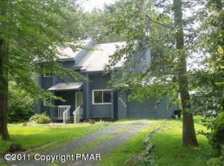 5537 Seven Nations Dr, Tobyhanna, PA 18466