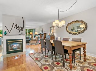2562 Wellington Ct, Evanston, IL 60201