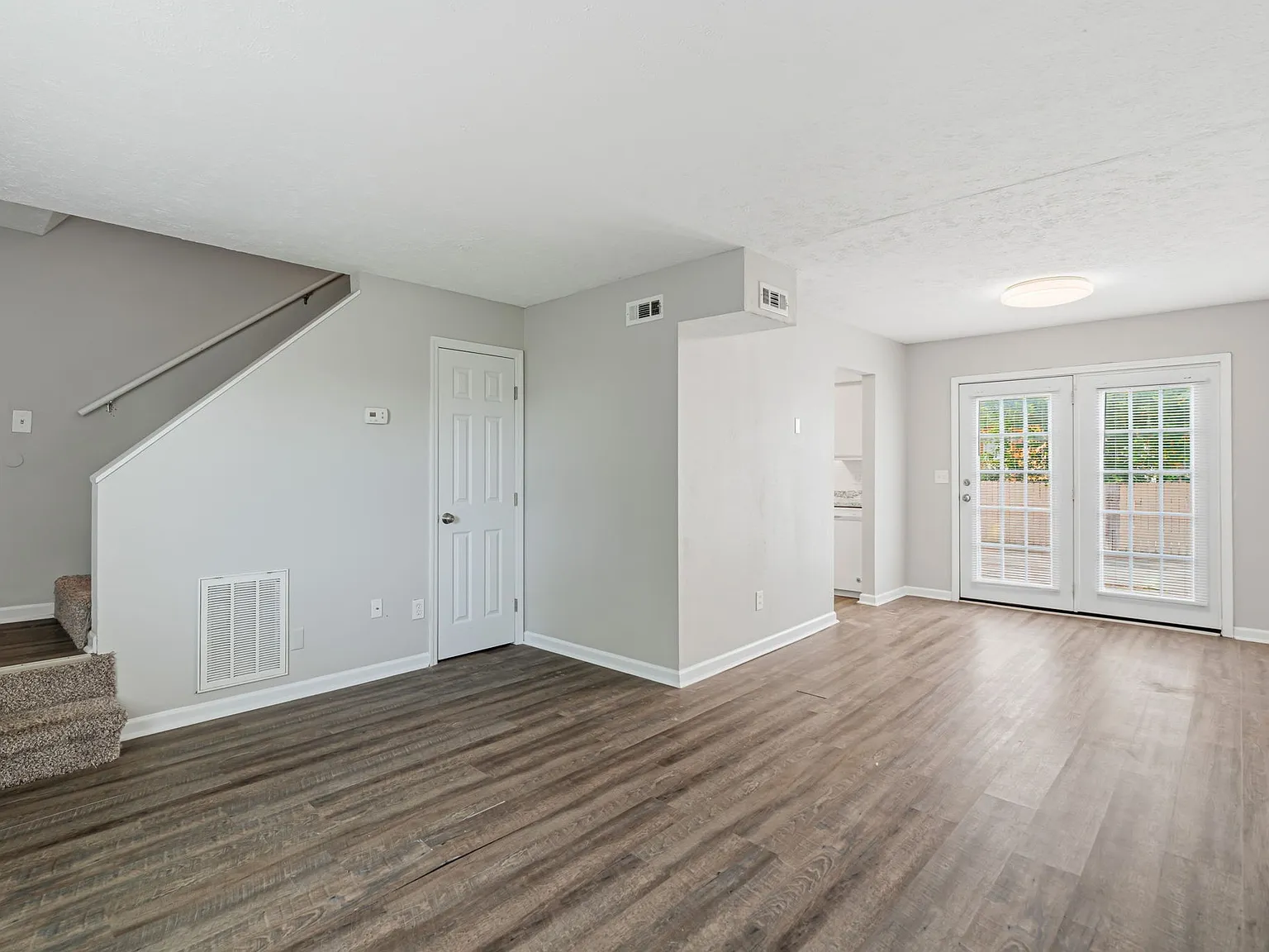(ACH Cis) McMillan St (Units 1 - 6) - 2516 — Photo 3