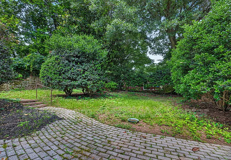 582 Clifton Rd NE — Photo 45