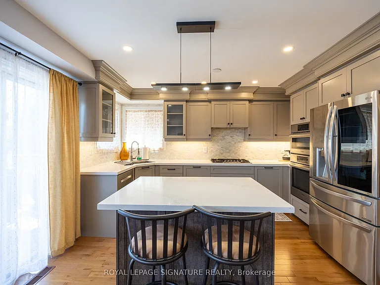 2299 Yorktown Cir — Photo 10