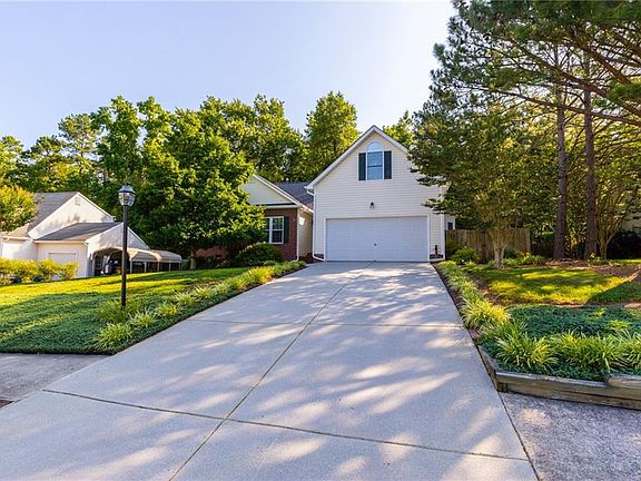 2nd image of 3026 Chartwood Dr