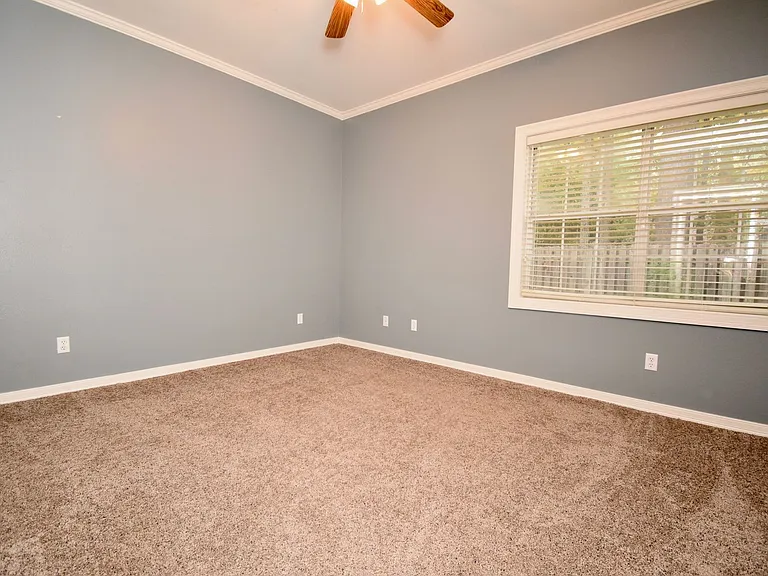 2434 Melody Ln — Photo 4