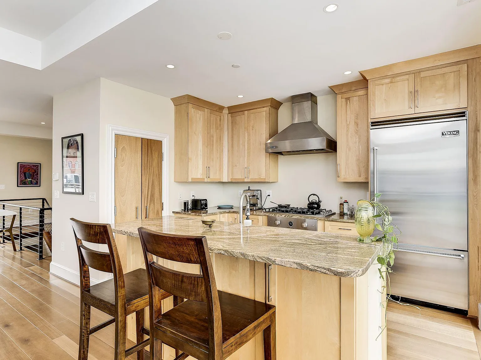 2 bed, 2.5 bath, 1777 sqft, $10,800 — Photo 4