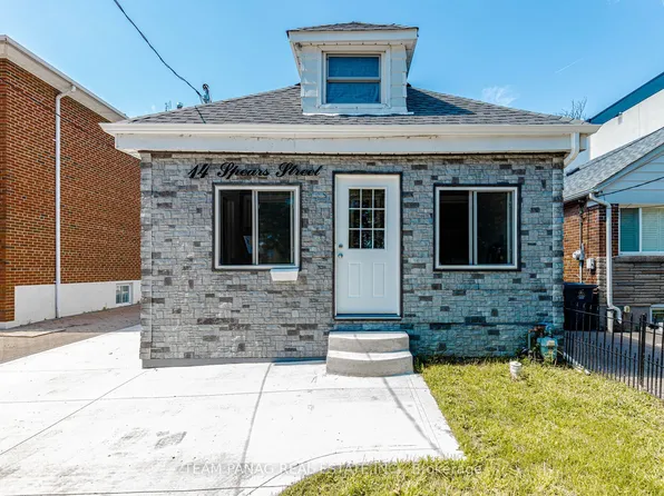 14 Spears St, Toronto, ON M6N 3X7