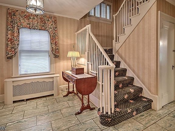 3rd image of 267 Highland Ave