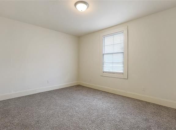 4th image of 832 Alix St