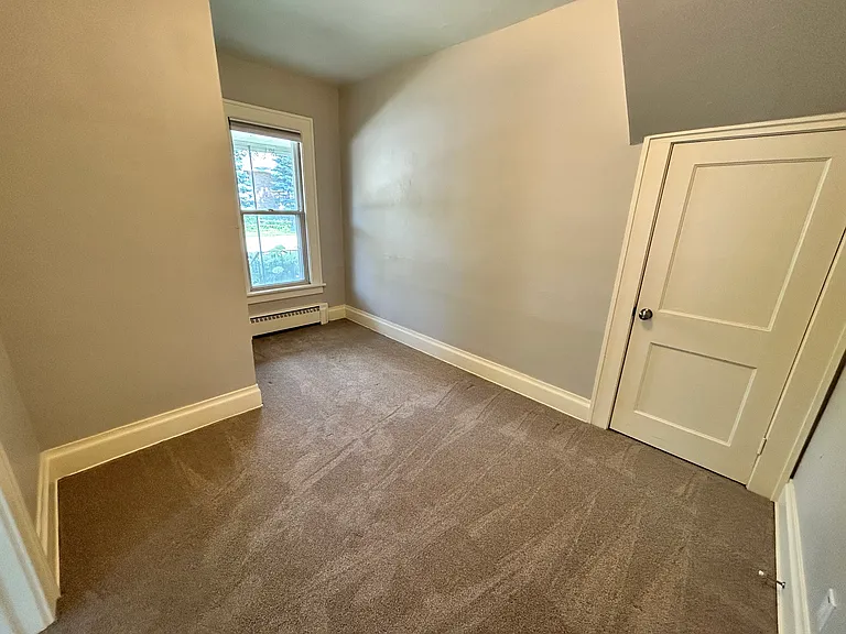 828 5th St NE — Photo 9