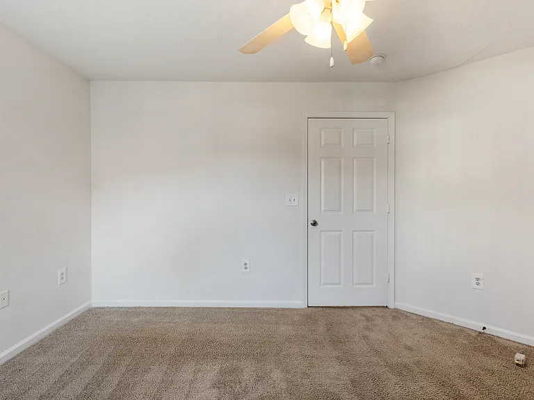 Palm Club Apartment Homes — Photo 21