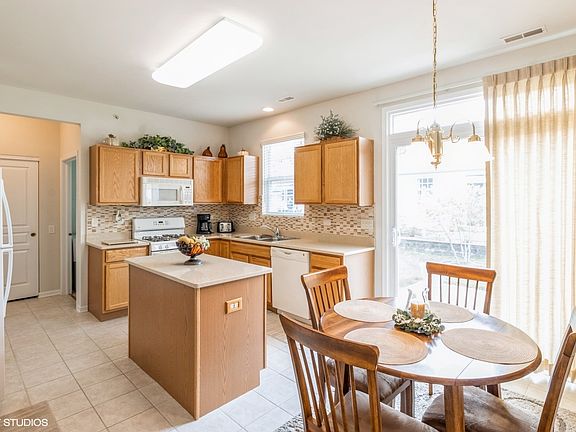 4th image of 13527 Yellow Pine Dr