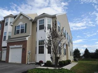 5328 Spring Ridge Dr E, Macungie, PA 18062