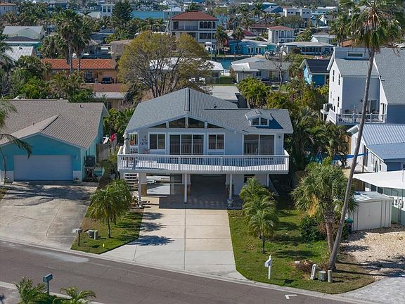 3rd image of 218 176th Ave E