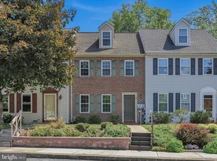 25 Pennwick Dr, Lititz, PA 17543
