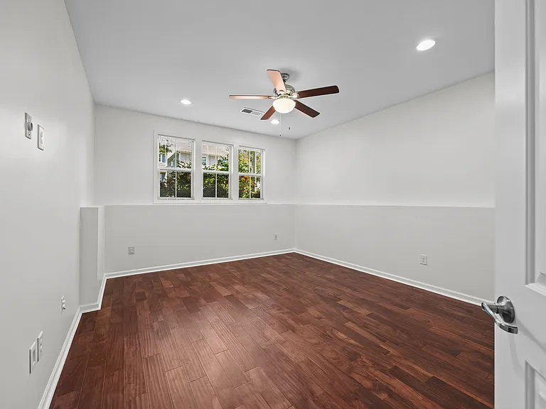 Guest Bedroom #4, office or Bonus room with Closet and Full Bath