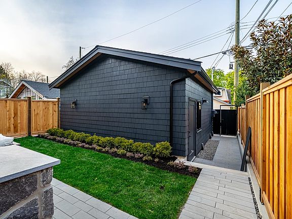 5th image of 3345 W 13th Ave #2