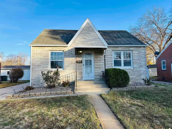 707 E 5th St, Hastings, NE 68901