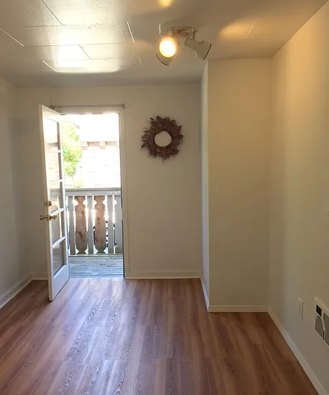 709 NE 43rd St #2 — Photo 10
