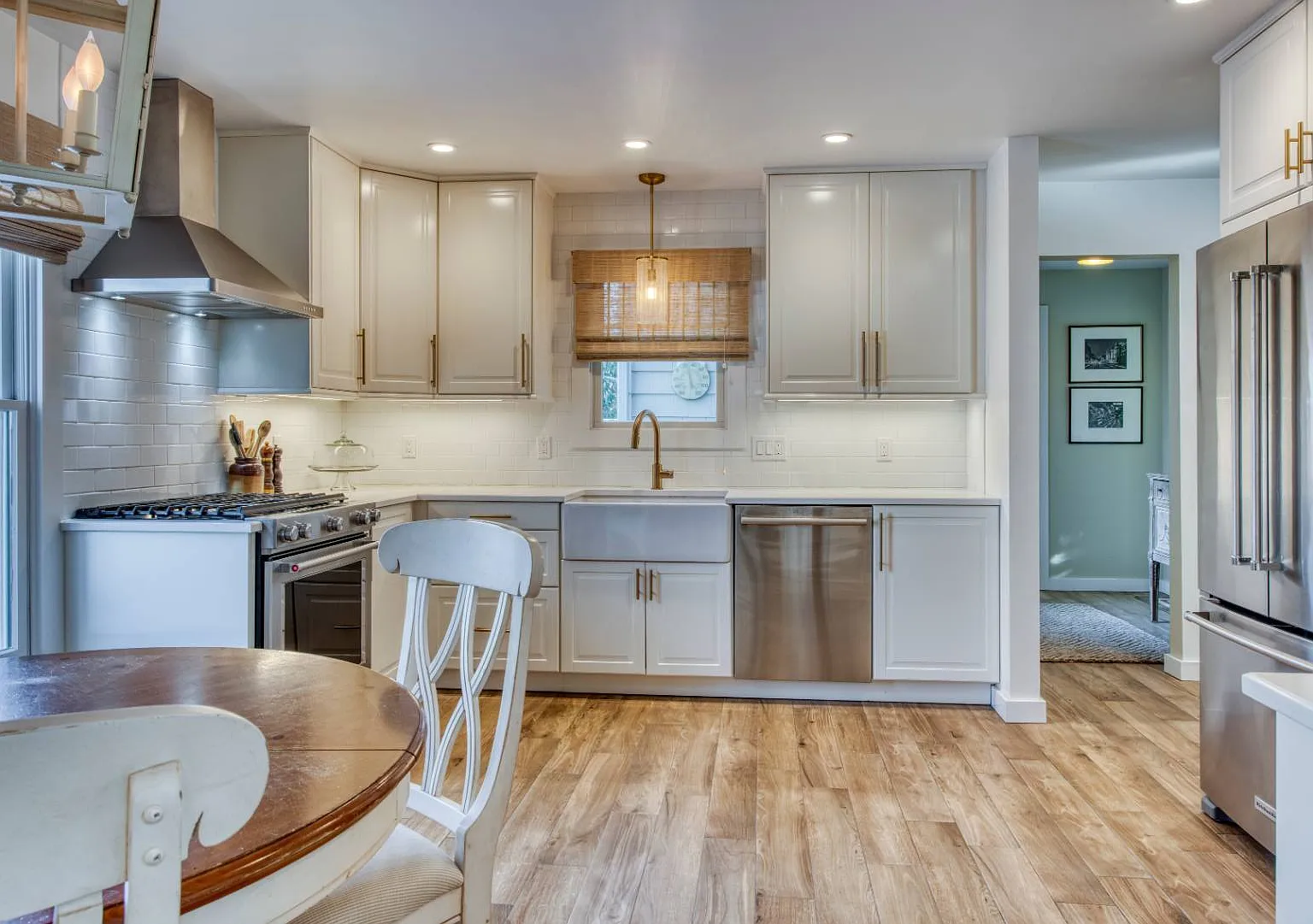 5 Bedroom Southampton Village — Photo 3