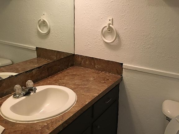 5th image of 903 Bruce Way