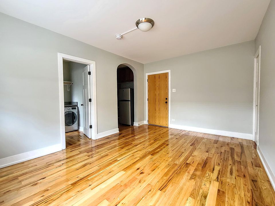 1st image of 550 W Arlington Pl APT 307