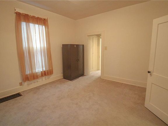 4th image of 1005 N 22nd St