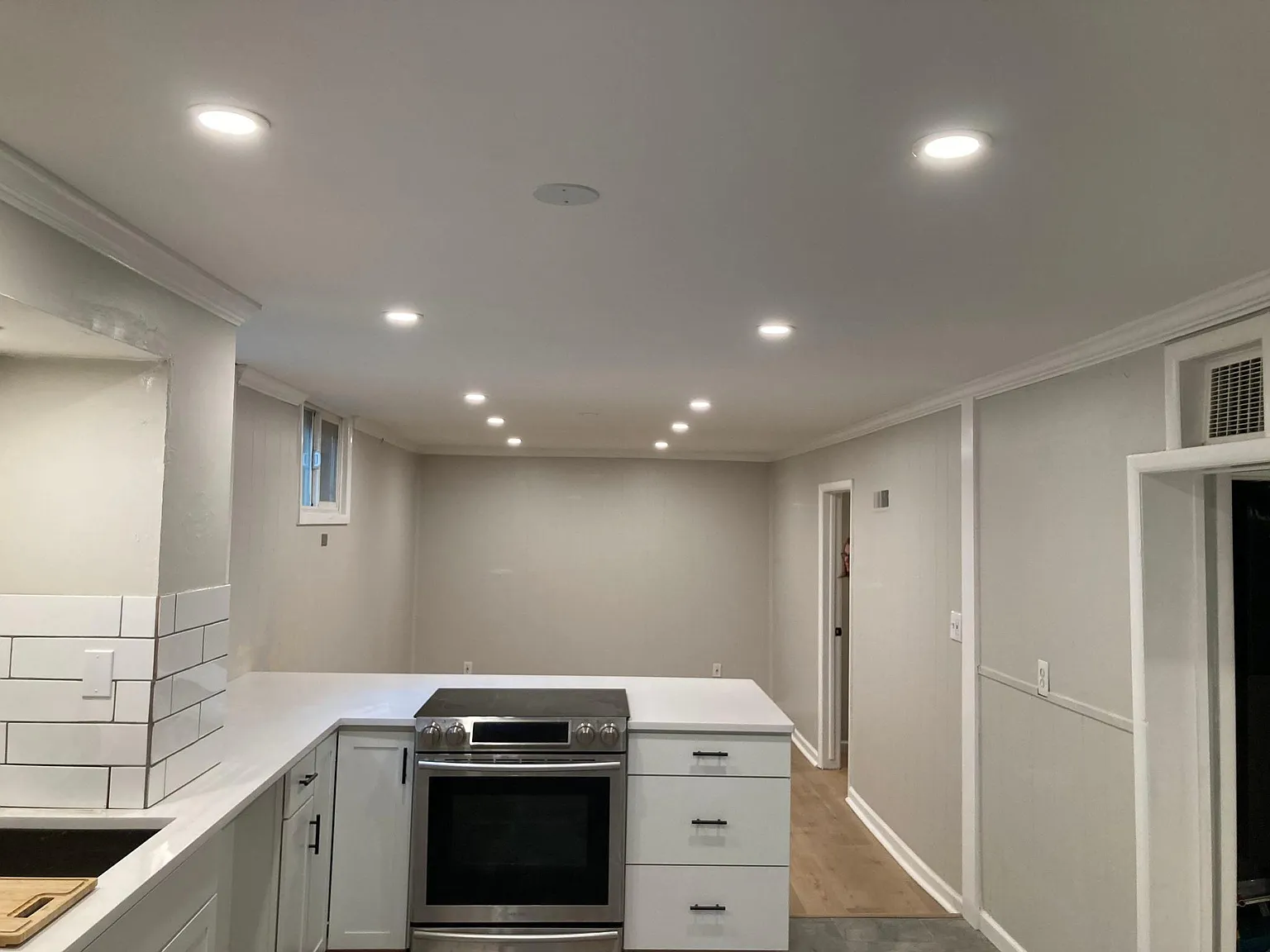 1 bed, 930 sqft, $1,630 — Photo 4