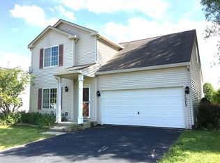 1272 Yellowpine Dr, Aurora, IL 60506