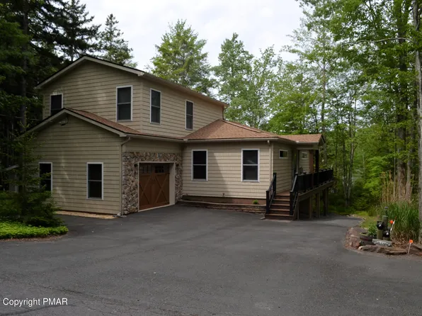 292 N Arrow Dr, Pocono Lake, PA 18347