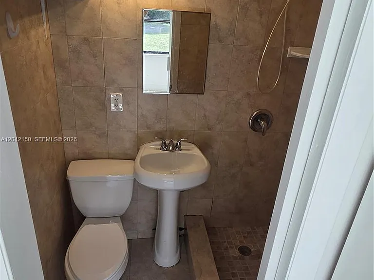 16 Allen Rd #EFFICIENCY — Photo 6