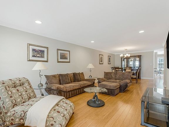 4th image of 212 Marcia Way
