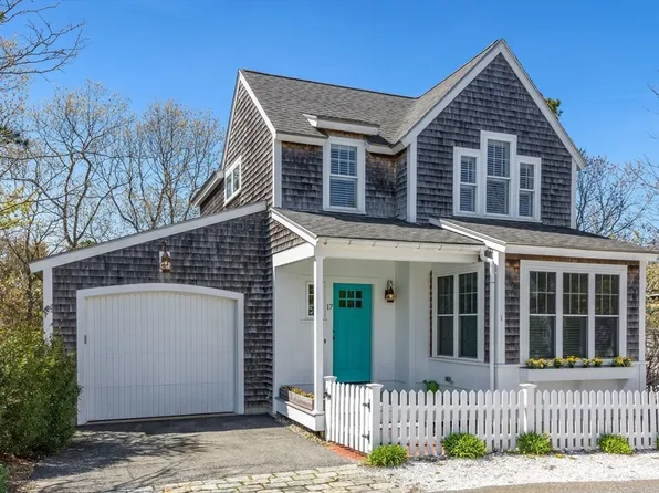 17 Cobblestone, Plymouth, MA 02360
