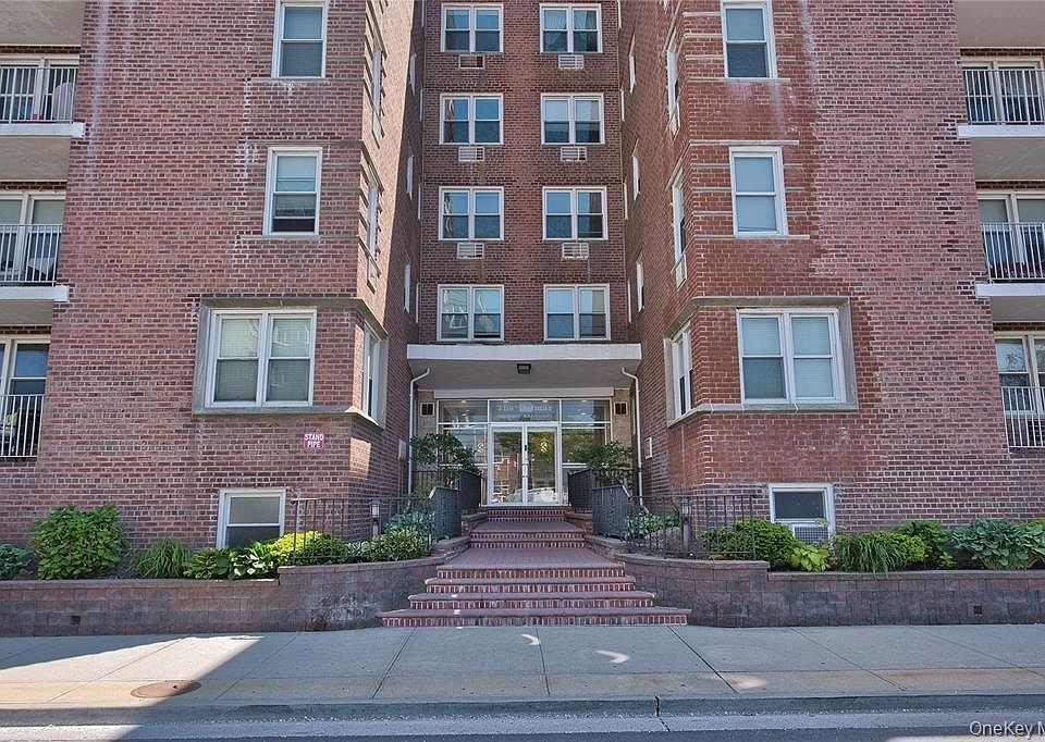 1st image of 210 E Broadway #5A