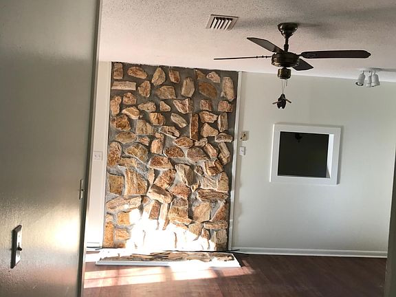 4th image of 82 Mimosa St