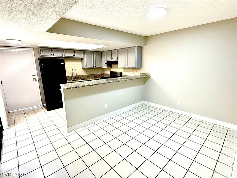 2654 Aracatuba Ave — Photo 5