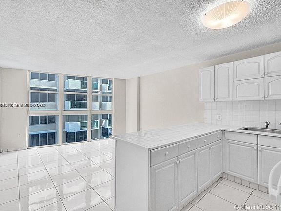 4th image of 1228 West Ave APT 613