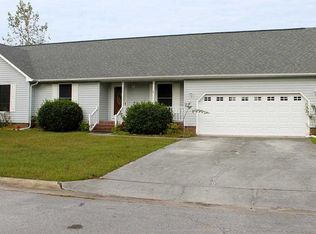 104 Raintree Cir, Jacksonville, NC 28540