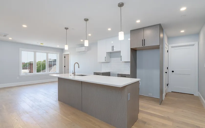2 bed, 9999 sqft, $3,600 — Photo 2