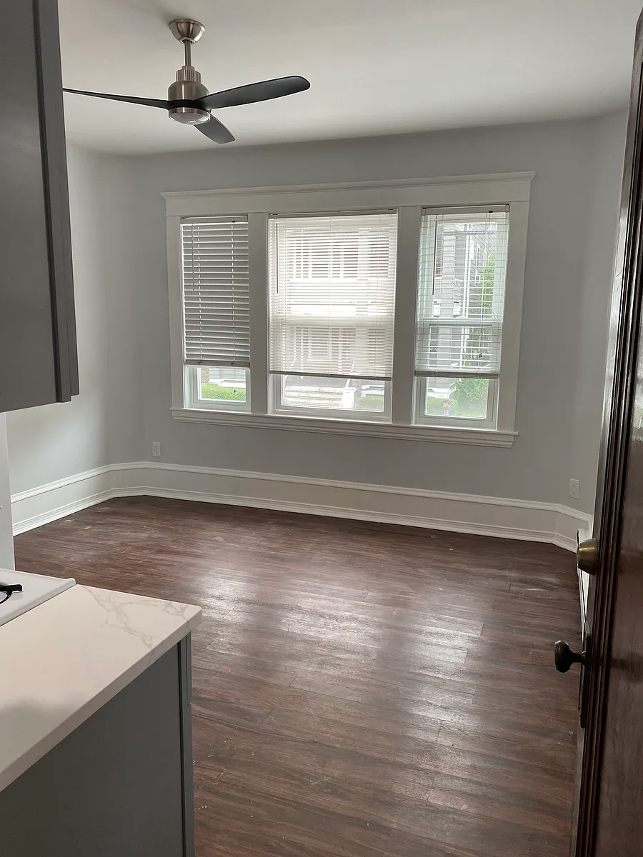 Building Photo - 131 Deane St #1S