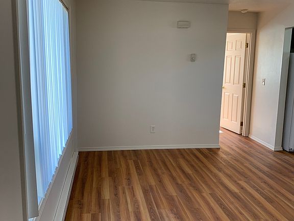 3rd image of 322 SW 10th St