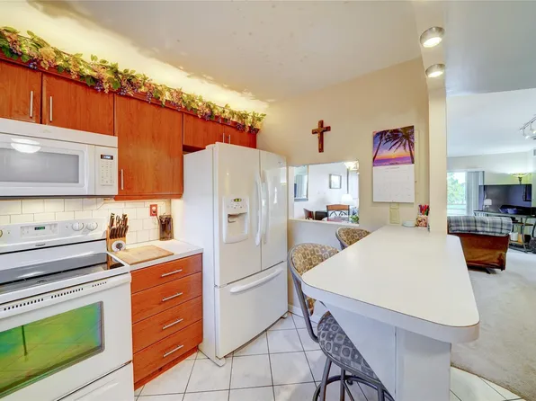 9440 Sunrise Lakes Boulevard #312, Sunrise, FL 33322