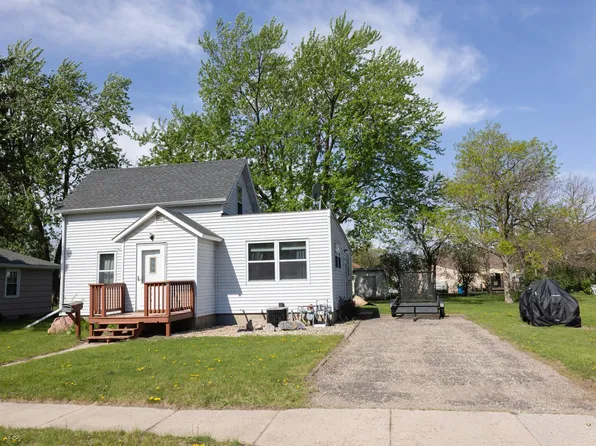 804 Redding Ave, Windom, MN 56101