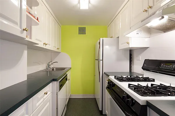 Sold by Douglas Elliman | media 7