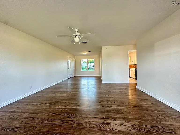 4300 Phillips Dr — Photo 3