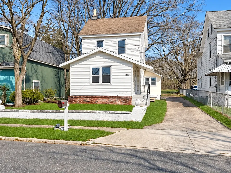 103 Logan Ln