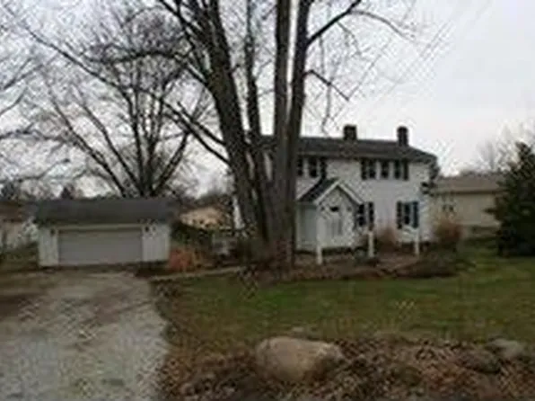 208 Stratford Ave, Wadsworth, OH 44281