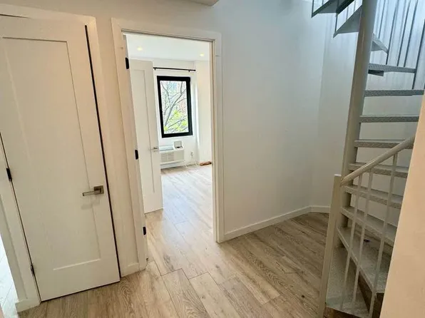 230 Boerum Street 4F image 2 of 7