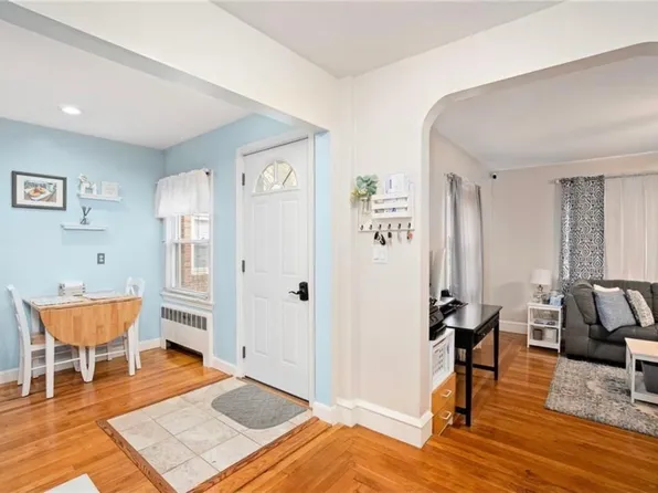 130 Jastram St, Providence, RI 02908